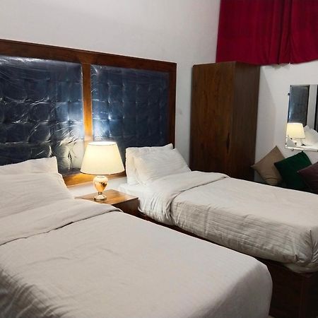 Family Guest House Lahore Near Airport Luaran gambar