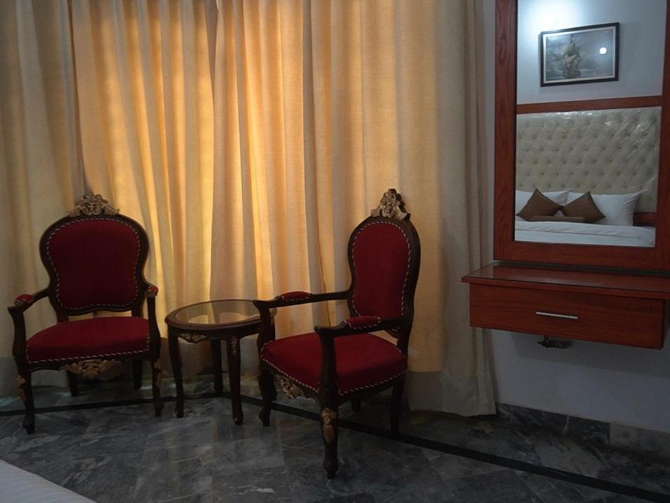 Family Guest House Lahore Near Airport Luaran gambar