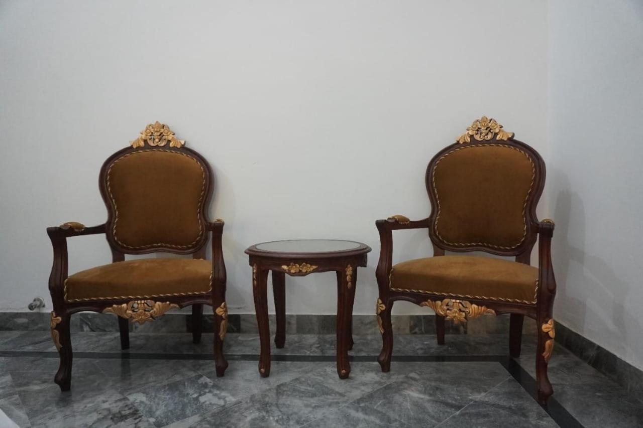Family Guest House Lahore Near Airport Luaran gambar