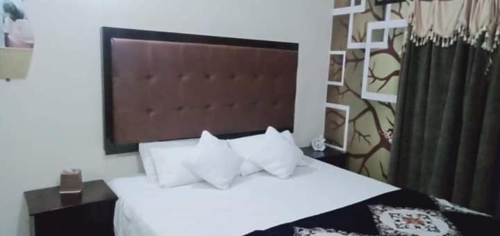 Family Guest House Lahore Near Airport Luaran gambar