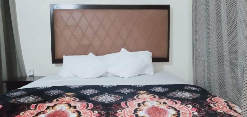 Family Guest House Lahore Near Airport Bilik gambar